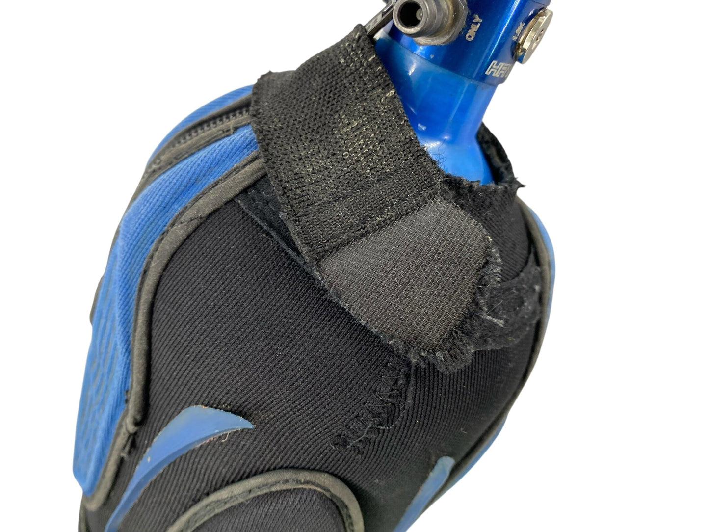 Used DYE RHINO 68 CI /4500 NEOPRENE PAINTBALL TANK COVER PROTECTOR- BLACK/BLUE-VINTAGE Paintball Gun from CPXBrosPaintball Buy/Sell/Trade Paintball Markers, New Paintball Guns, Paintball Hoppers, Paintball Masks, and Hormesis Headbands