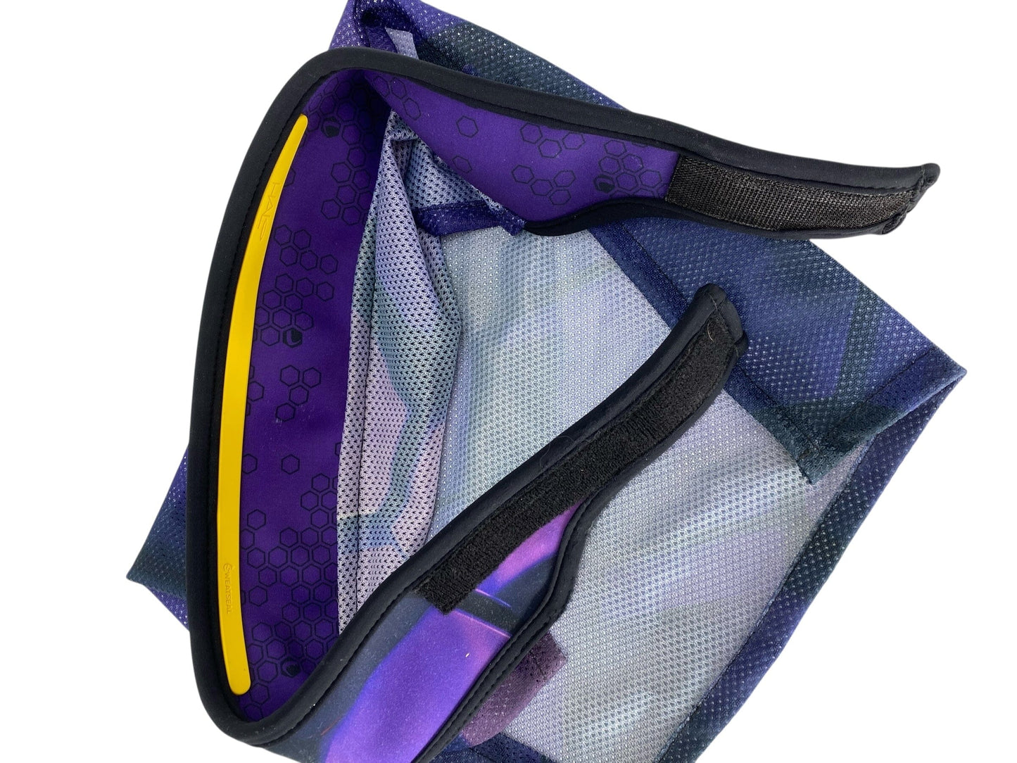 Used DYE X HALO - HEAD WRAP - HEX 3D PURPLE Paintball Gun from CPXBrosPaintball Buy/Sell/Trade Paintball Markers, New Paintball Guns, Paintball Hoppers, Paintball Masks, and Hormesis Headbands