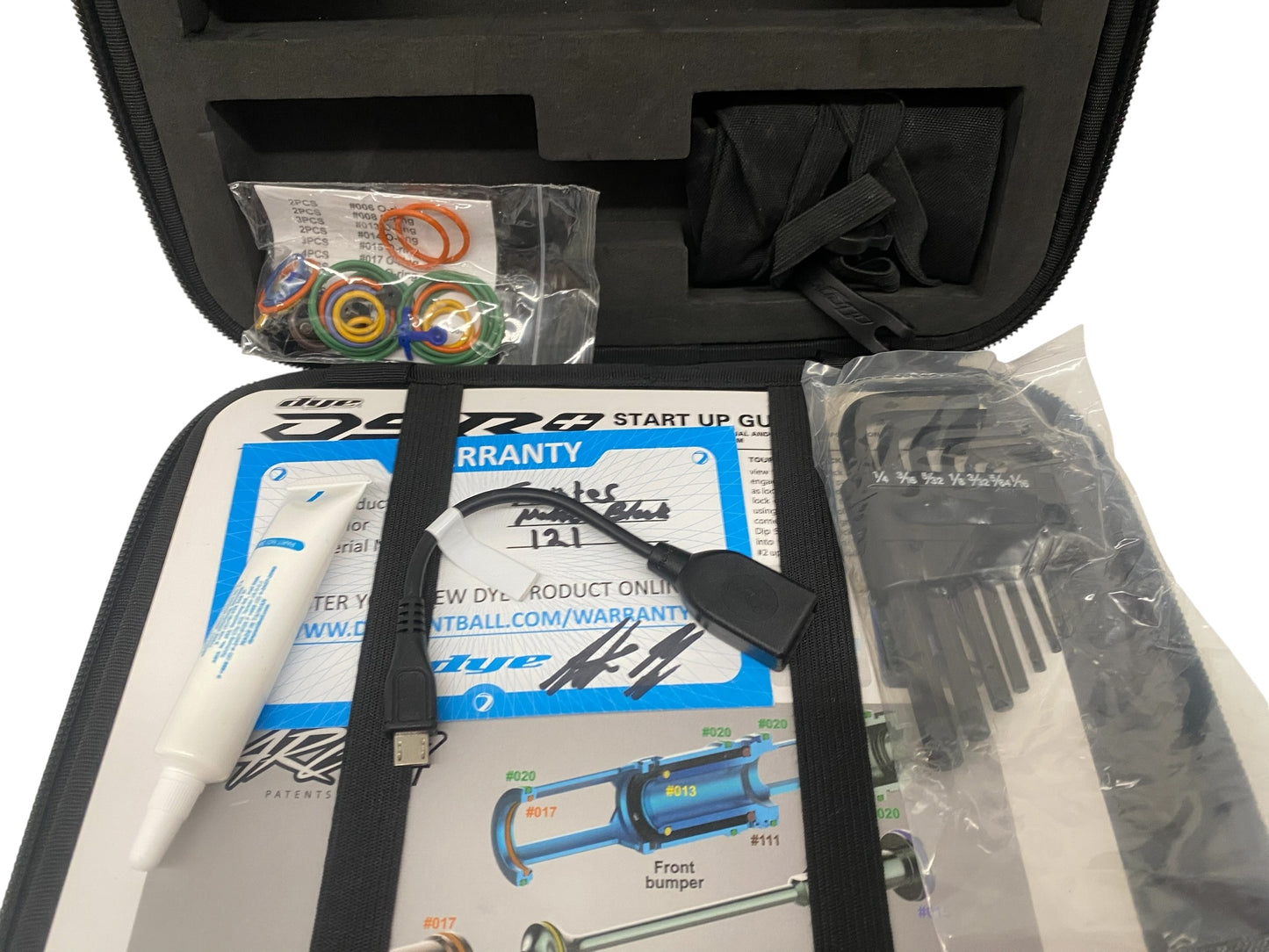 Dye DSR+ TWISTER Stealth Paintball Gun + METHOD BOLT
