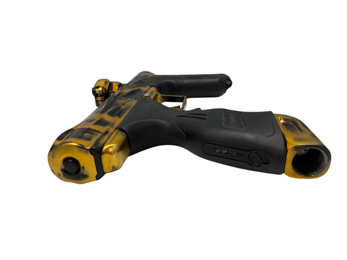 Dye Dark Edition DSR Black/Gold Acid Was + Matching Mech Frame Paintball Gun