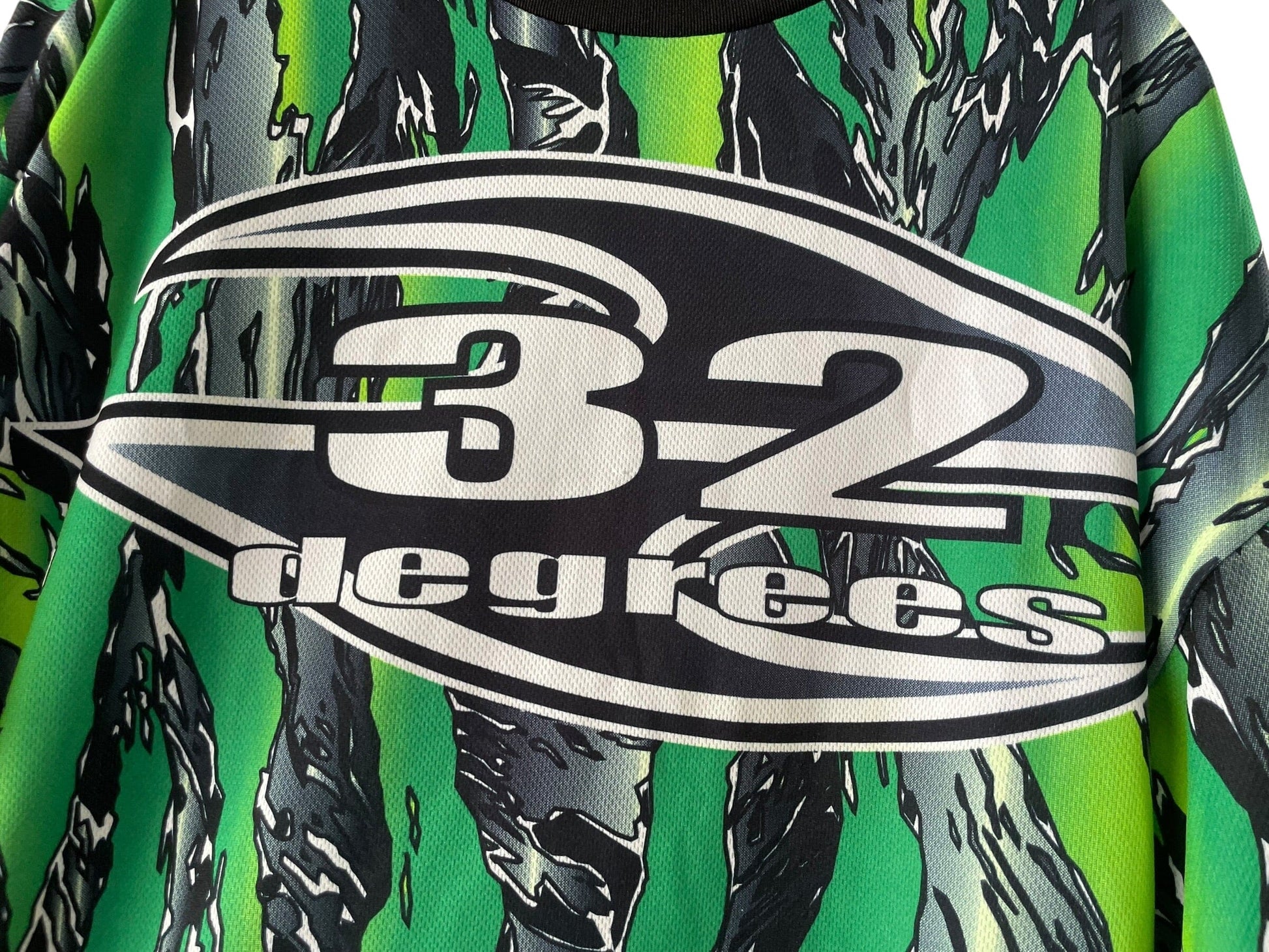 Used 32 Degrees Jersey : Size LARGE Paintball Gun from CPXBrosPaintball Buy/Sell/Trade Paintball Markers, New Paintball Guns, Paintball Hoppers, Paintball Masks, and Hormesis Headbands