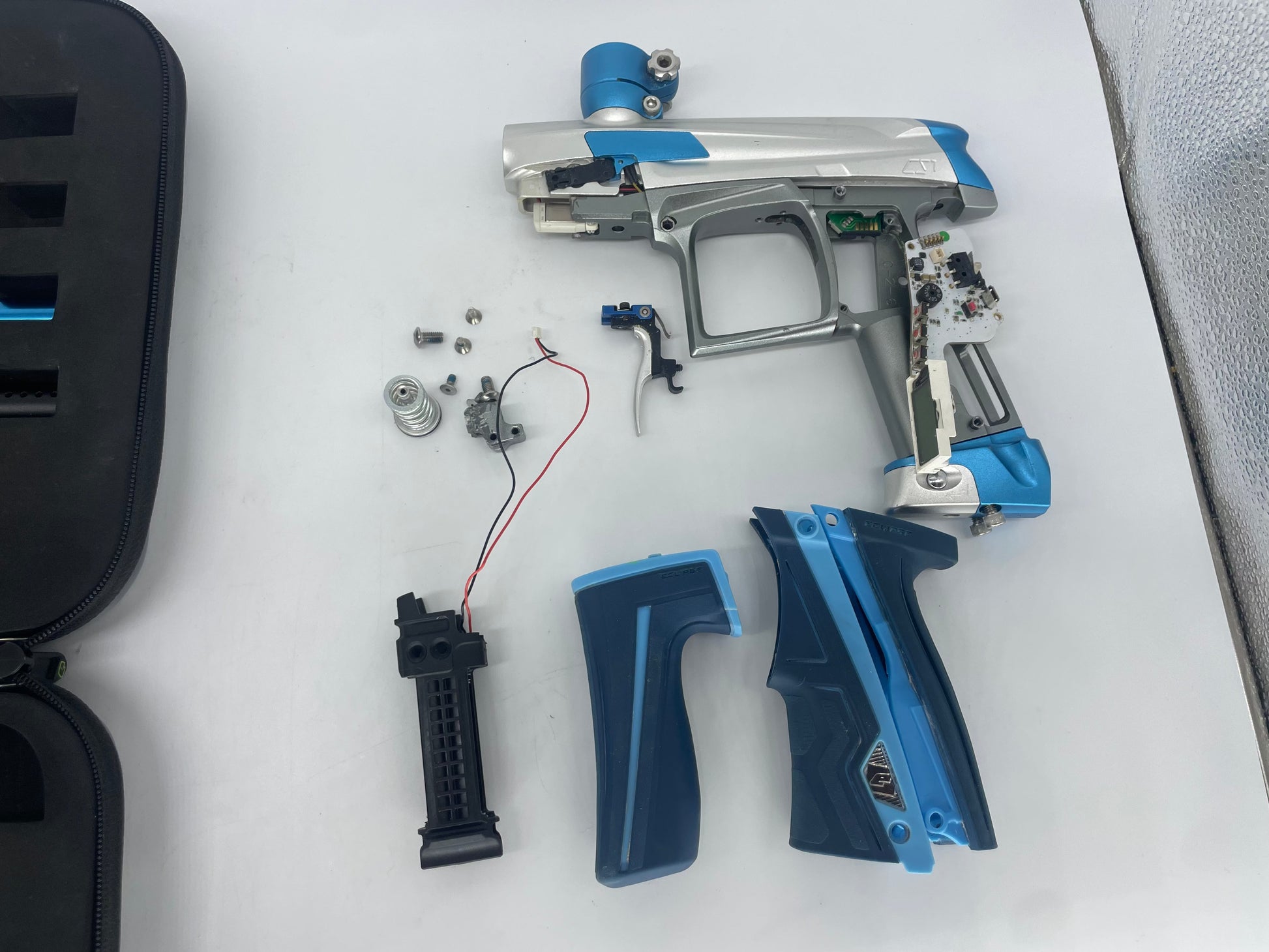 Used BROKEN Planet Eclipse Cs1 Paintball Gun Paintball Gun from CPXBrosPaintball Buy/Sell/Trade Paintball Markers, New Paintball Guns, Paintball Hoppers, Paintball Masks, and Hormesis Headbands