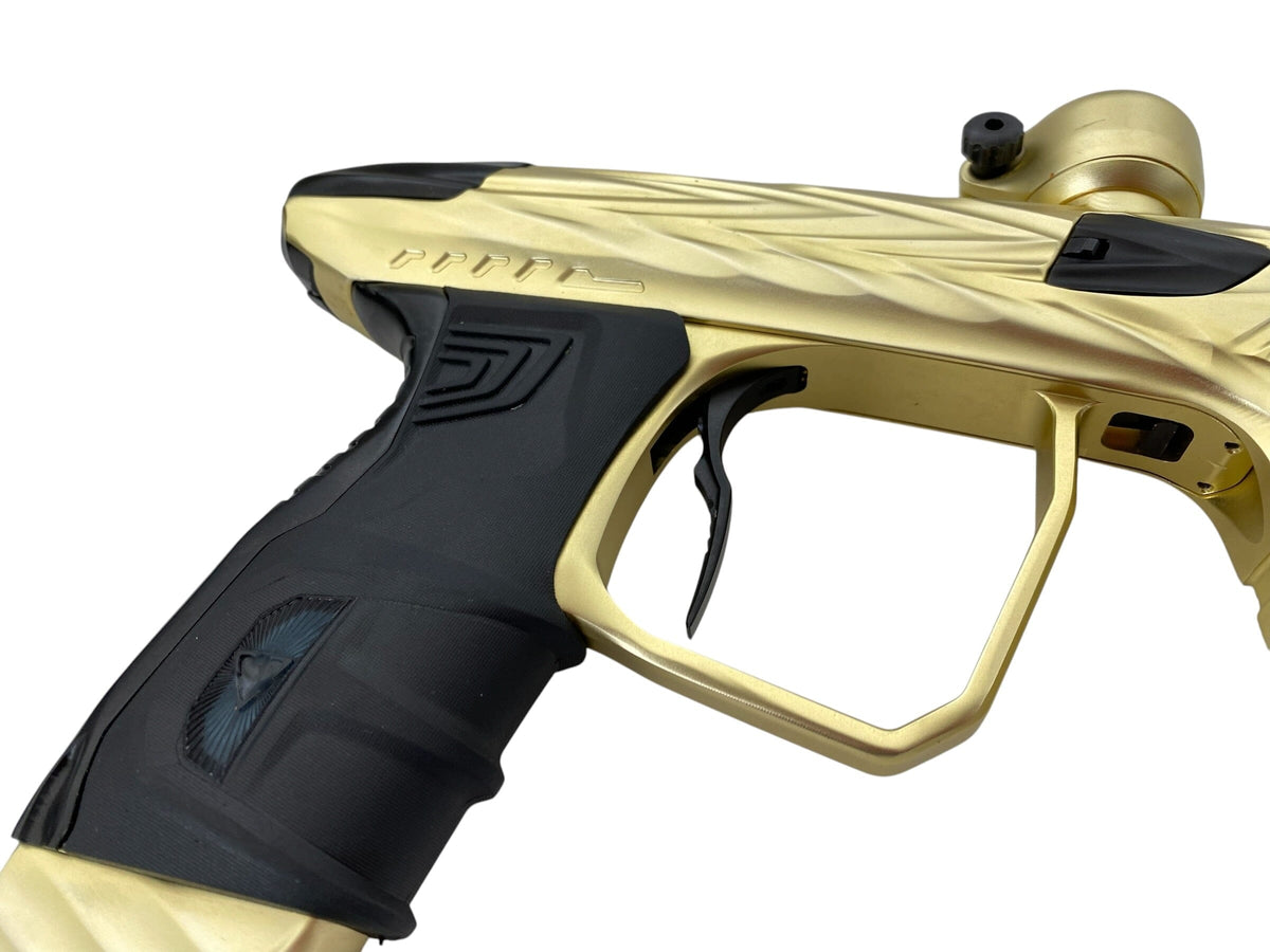 Used DLX Hk Army Shredder Luxe Idol Gold/Black Paintball Gun Paintball Gun from CPXBrosPaintball Buy/Sell/Trade Paintball Markers, New Paintball Guns, Paintball Hoppers, Paintball Masks, and Hormesis Headbands