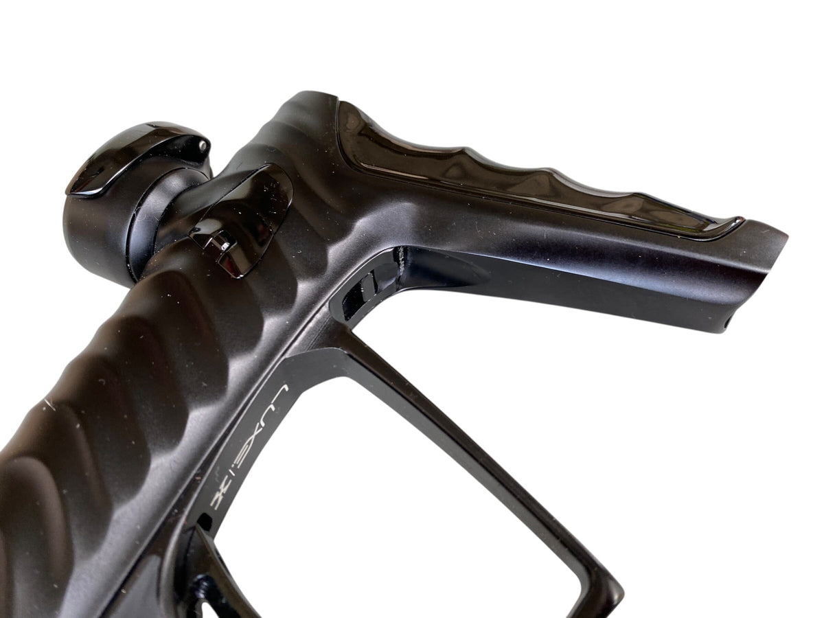 Used DLX LUXE X HK ARMY RIPPER DUST BLACK/GLOSS BLACK PAINTBALL GUN Paintball Gun from CPXBrosPaintball Buy/Sell/Trade Paintball Markers, New Paintball Guns, Paintball Hoppers, Paintball Masks, and Hormesis Headbands