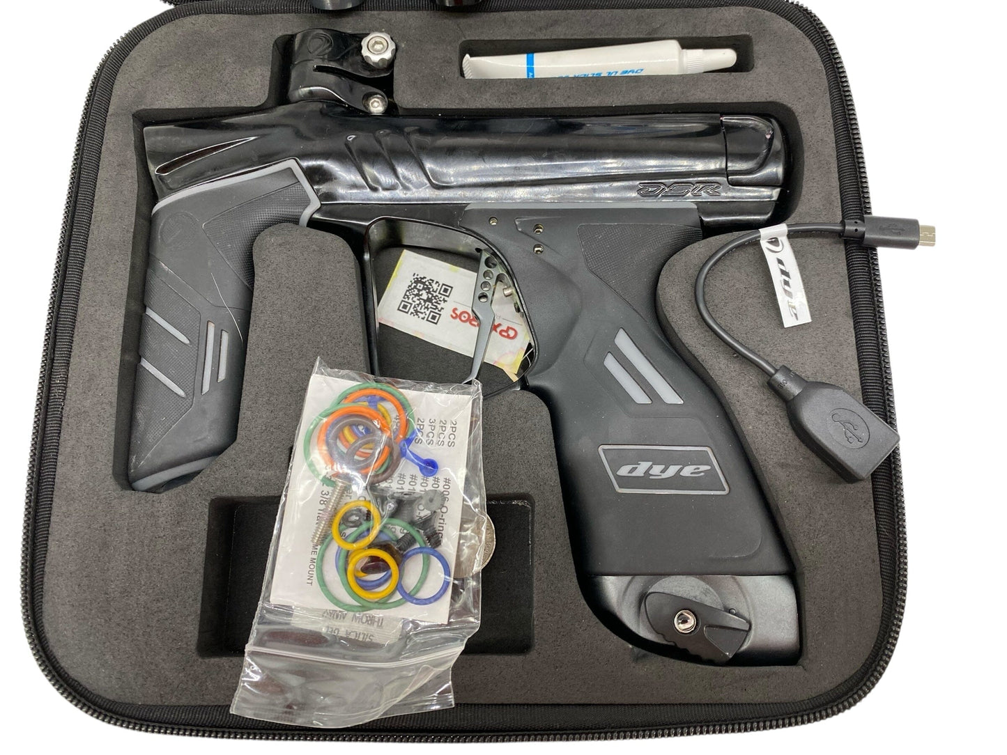 Used Dye Dsr+ Paintball Gun Black/Gray Paintball Gun from CPXBrosPaintball Buy/Sell/Trade Paintball Markers, New Paintball Guns, Paintball Hoppers, Paintball Masks, and Hormesis Headbands