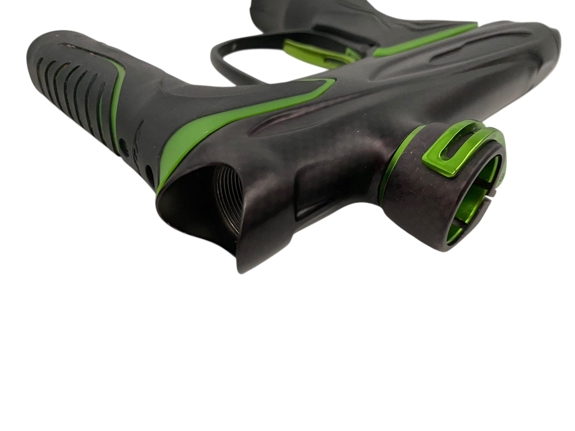 Used Dye M2 CARBON Paintball Gun Paintball Gun from CPXBrosPaintball Buy/Sell/Trade Paintball Markers, New Paintball Guns, Paintball Hoppers, Paintball Masks, and Hormesis Headbands