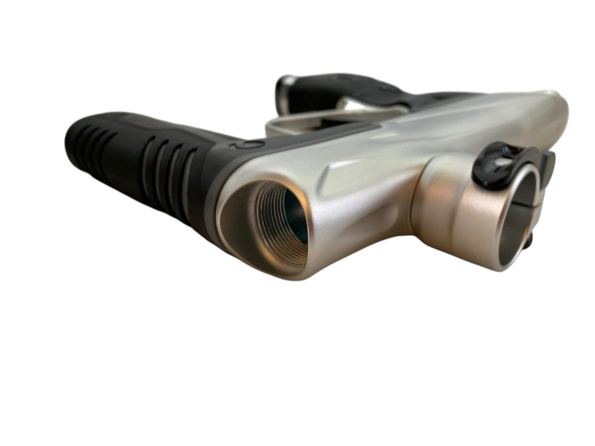 Used Dye MXR LIQUID SILVER Paintball Gun Paintball Gun from CPXBrosPaintball Buy/Sell/Trade Paintball Markers, New Paintball Guns, Paintball Hoppers, Paintball Masks, and Hormesis Headbands