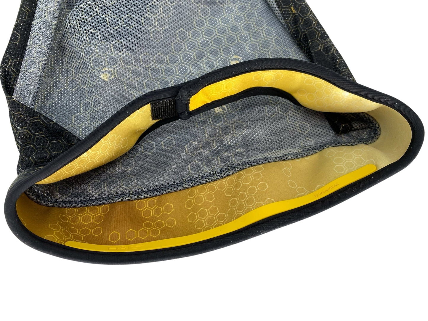 Used DYE X HALO - HEAD WRAP - HYPERCAM BLACK/GOLD Paintball Gun from CPXBrosPaintball Buy/Sell/Trade Paintball Markers, New Paintball Guns, Paintball Hoppers, Paintball Masks, and Hormesis Headbands