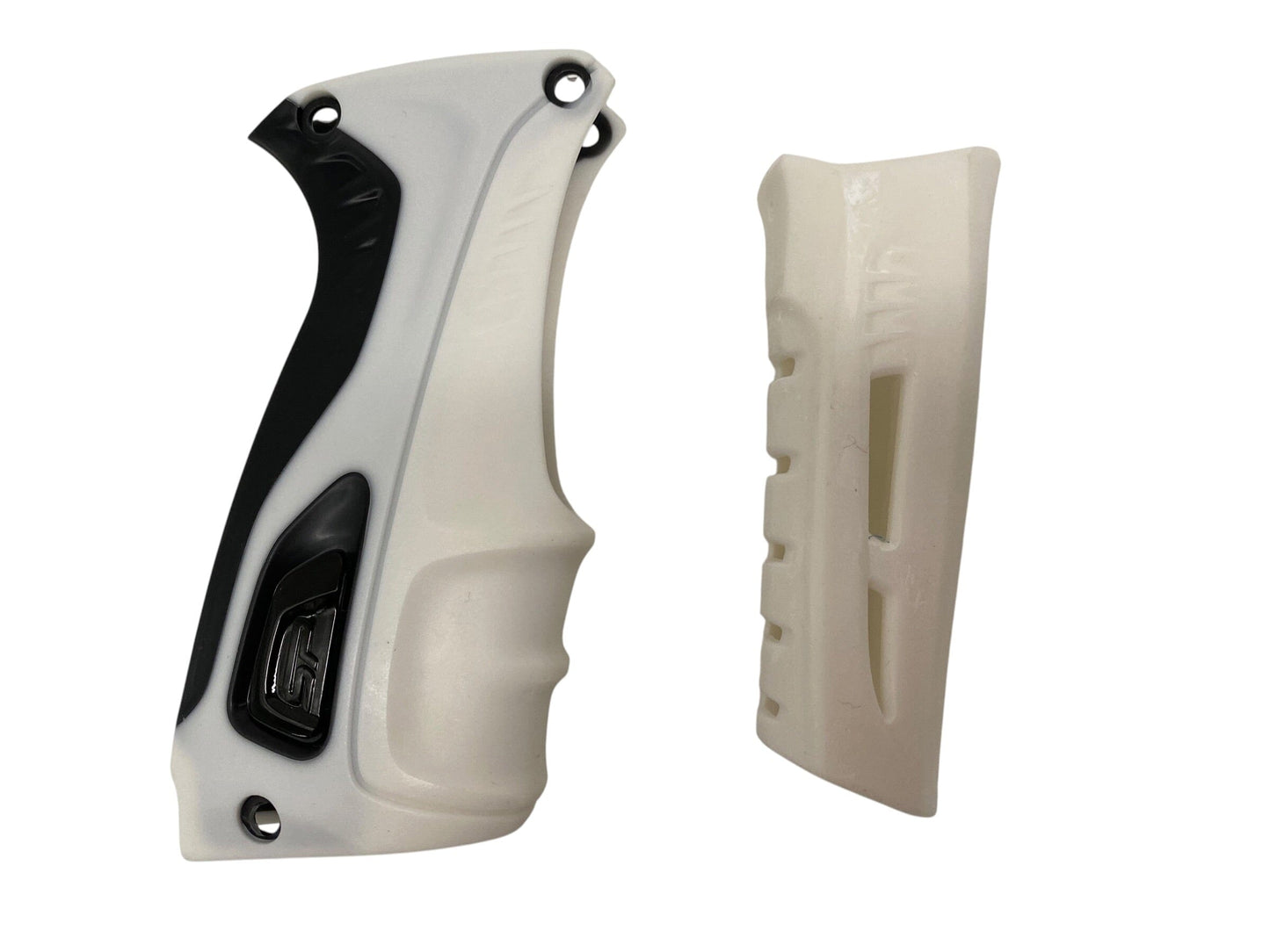 Used Shocker RSX/XLS Grips - White Paintball Gun from CPXBrosPaintball Buy/Sell/Trade Paintball Markers, New Paintball Guns, Paintball Hoppers, Paintball Masks, and Hormesis Headbands